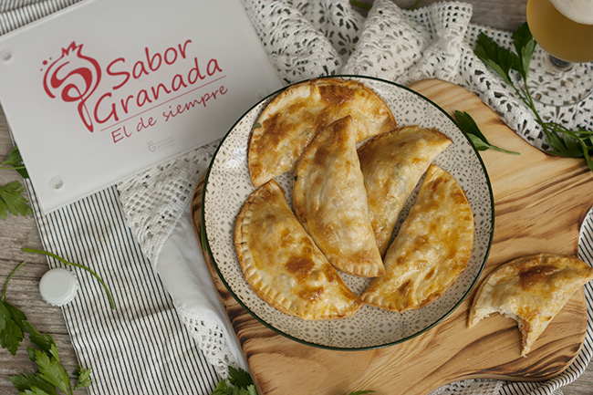 Receta para hacer empanadillas de gambas - Sabor Granada