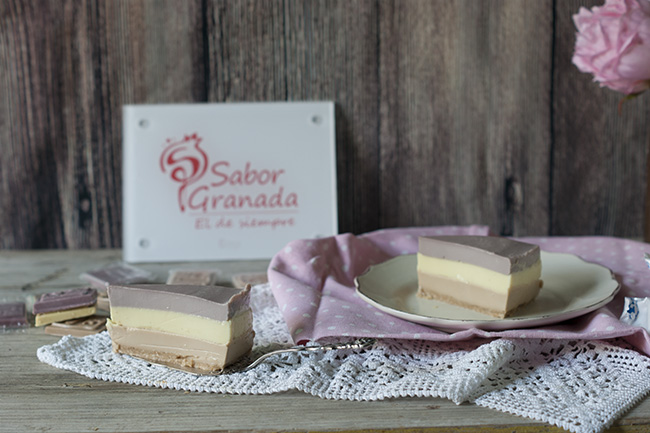 Porción de tarta tres Chocolates Sabor Granada Porción de tarta tres Chocolates Sabor Granada