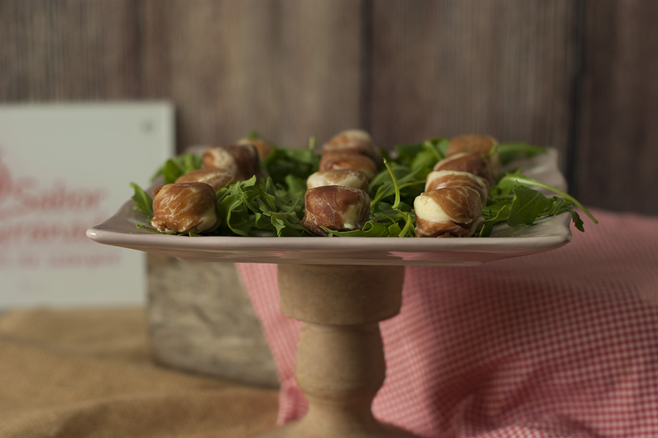 Cómo hacer Bombones de jamón rellenos de paté de queso y aceite - Sabor Granada Cómo hacer Bombones de jamón rellenos de paté de queso y aceite - Sabor Granada
