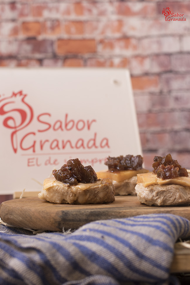 Cómo hacer medallones de solomillo con queso de cabra y chutney de calabaza - Sabor Granada Cómo hacer medallones de solomillo con queso de cabra y chutney de calabaza - Sabor Granada