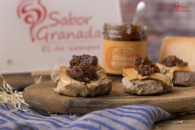 Medallones de solomillo con queso de cabra y chutney de calabaza - Sabor Granada Medallones de solomillo con queso de cabra y chutney de calabaza - Sabor Granada
