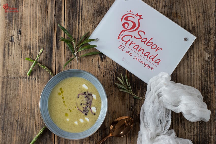 Receta de crema de espárragos verdes - Sabor Granada