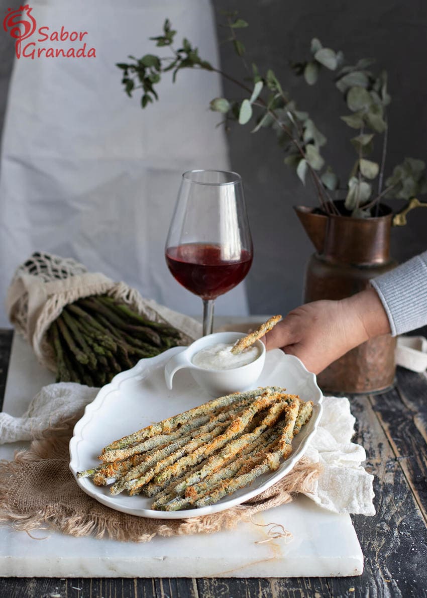 Presentación de los espárragos rebozados al horno - Sabor Granada Presentación de los espárragos rebozados al horno - Sabor Granada