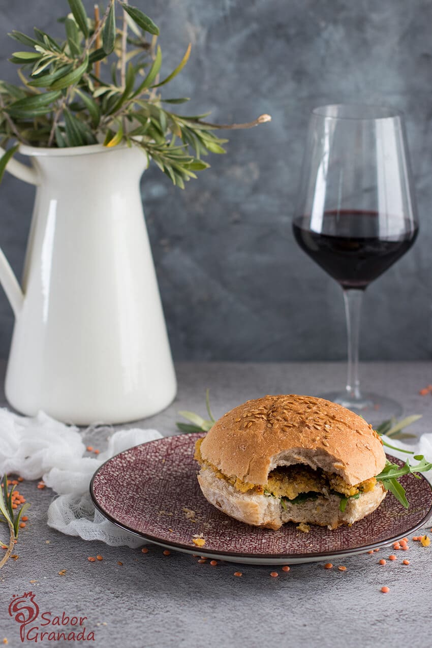 Otra presentación de las hamburguesas de lentejas con reducción de balsámico - Sabor Granada Otra presentación de las hamburguesas de lentejas con reducción de balsámico - Sabor Granada
