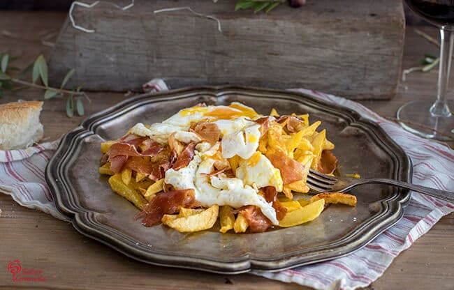 Huevos camperos con patatas y jamón de la Alpujarra - Sabor Granada Huevos camperos con patatas y jamón de la Alpujarra - Sabor Granada