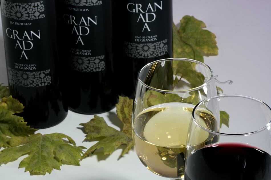 Vino tinto y blanco - Sabor Granada Vino tinto y blanco - Sabor Granada