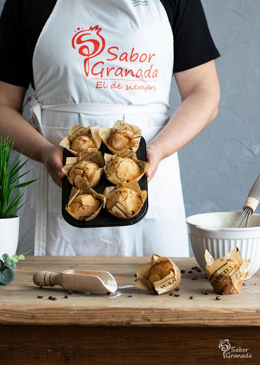 Elaboración de Magdalenas de café - Sabor Granada Elaboración de Magdalenas de café - Sabor Granada