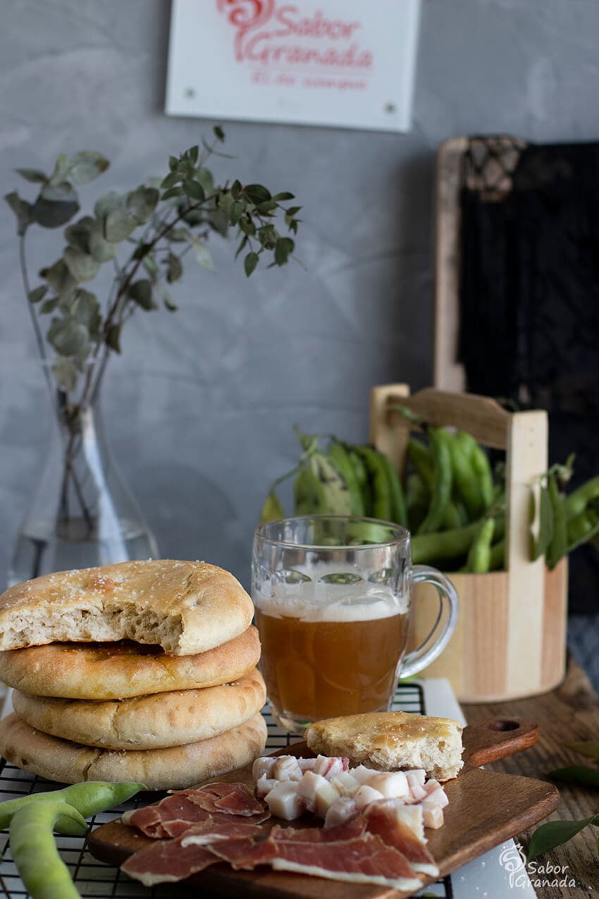 Salaillas con cerveza artesana Nazarí - Sabor Granada Salaillas con cerveza artesana Nazarí - Sabor Granada