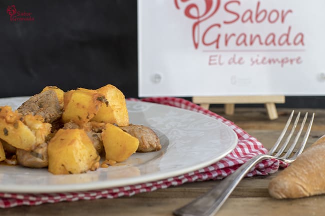 Solomillo con patatas en adobo - Sabor Granada Solomillo con patatas en adobo - Sabor Granada