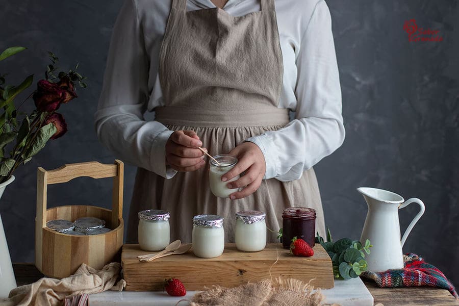 Presentación de yogures caseros - Sabor Granada Presentación de yogures caseros - Sabor Granada