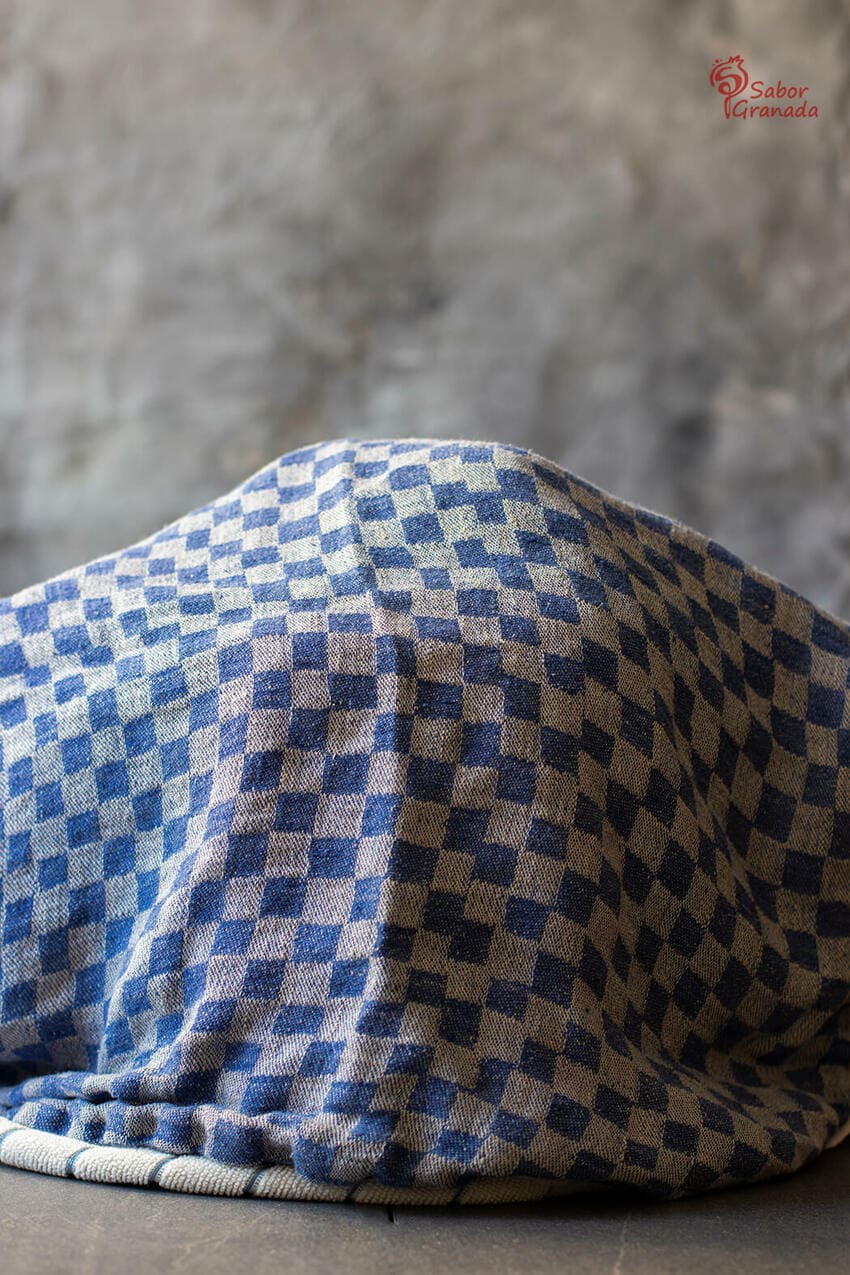 Yogures caseros en proceso de elaboración - Sabor Granada Yogures caseros en proceso de elaboración - Sabor Granada