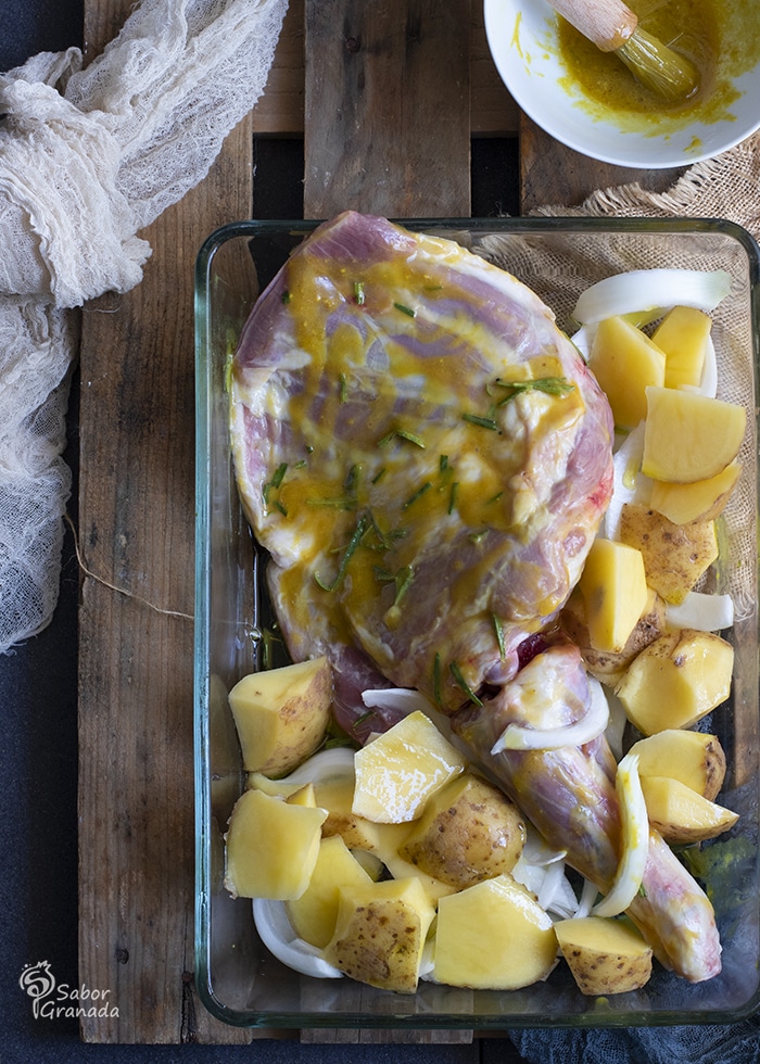 Cordero a la miel y mostaza antes de meter en el horno - Sabor Granada Cordero a la miel y mostaza antes de meter en el horno - Sabor Granada