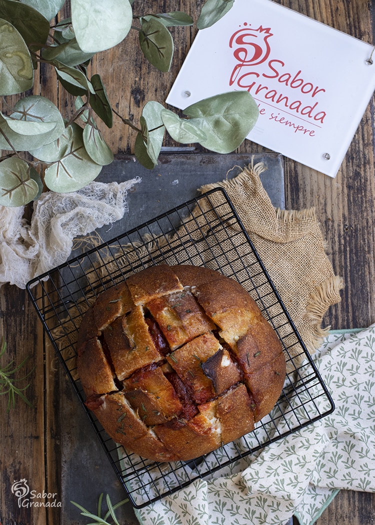 Pan al horno con crema de queso y sobrasada - Sabor Granada Pan al horno con crema de queso y sobrasada - Sabor Granada