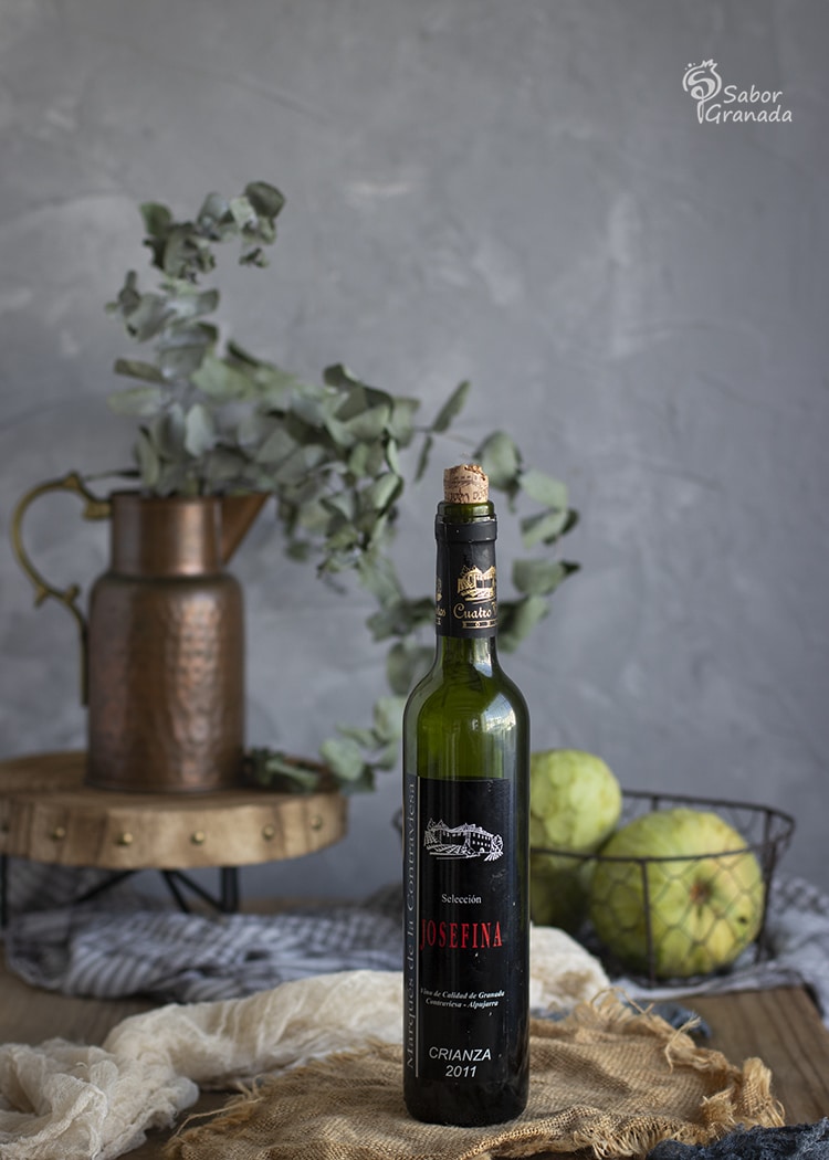 Vino semidulce Josefina, de Cuatro Vientos, para hacer el cóctel de chirimoya  - Sabor Granada