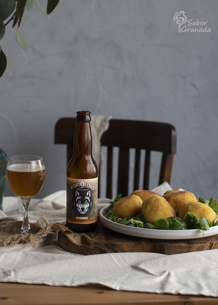 Cervezas Portolobo para acompañar las bombas picantes de patatas - Sabor Granada Cervezas Portolobo para acompañar las bombas picantes de patatas - Sabor Granada