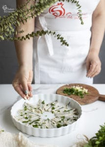 Añadimos ajo a los boquerones en vinagre - Sabor Granada Añadimos ajo a los boquerones en vinagre - Sabor Granada