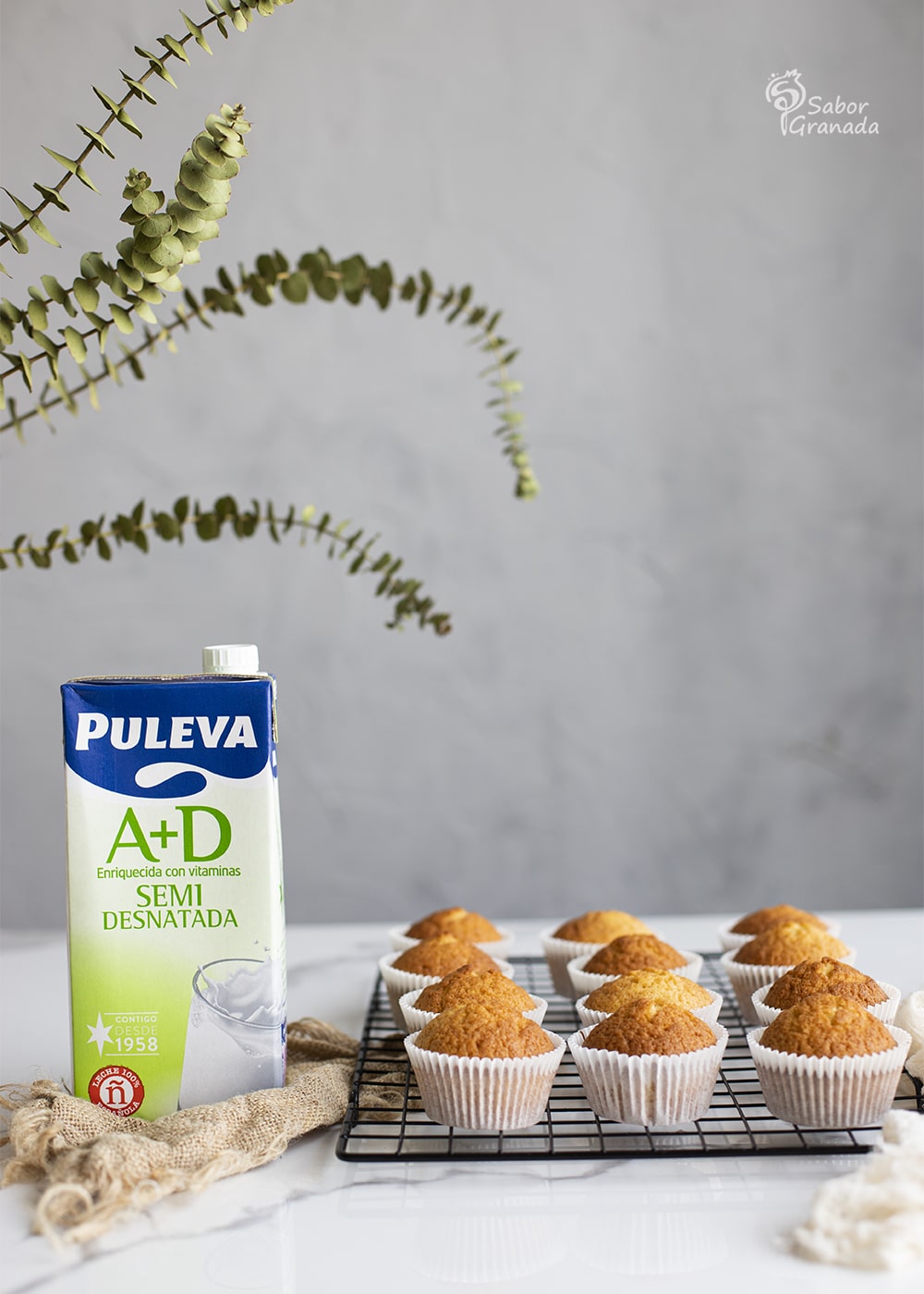 Leche Puleva para hacer las magdalenas de AOVE y limón - Sabor Granada Leche Puleva para hacer las magdalenas de AOVE y limón - Sabor Granada