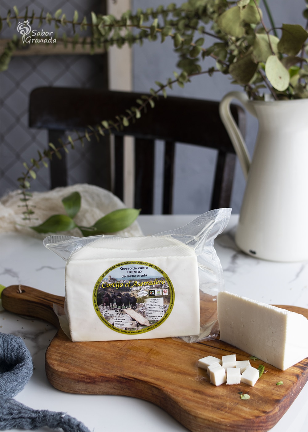 Queso de cabra freso de Cortijo el Aserradero para hacer salmorejo de remolacha - Sabor Granada Queso de cabra freso de Cortijo el Aserradero para hacer salmorejo de remolacha - Sabor Granada