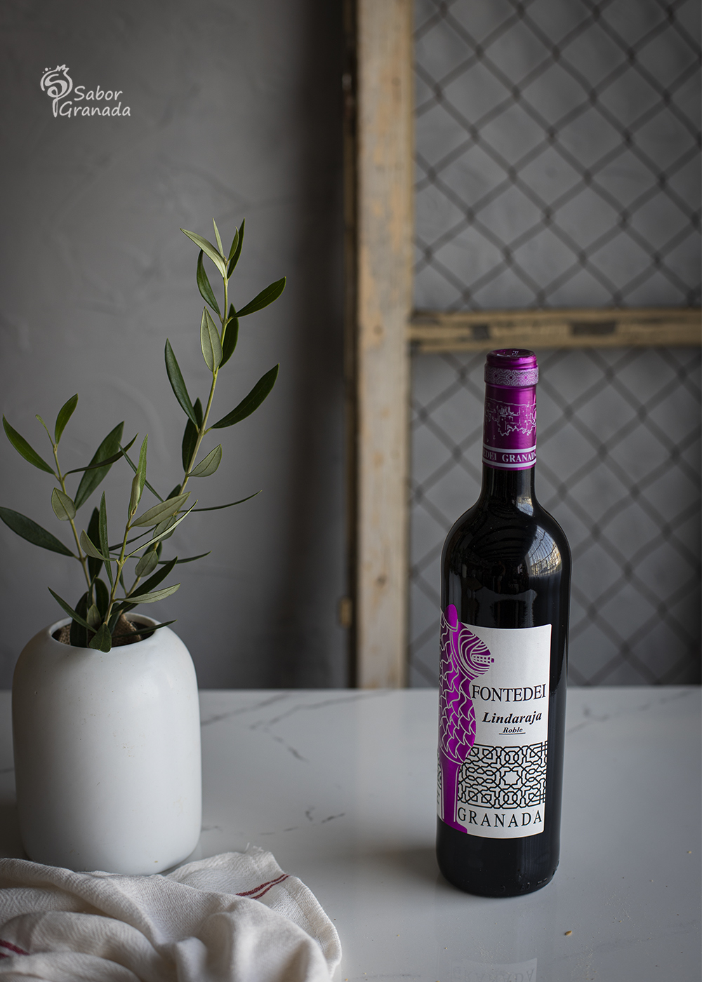 Vino Lindaraja de Bodegas Fontedei para maridar unos huevos tontos - Sabor Granada Vino Lindaraja de Bodegas Fontedei para maridar unos huevos tontos - Sabor Granada