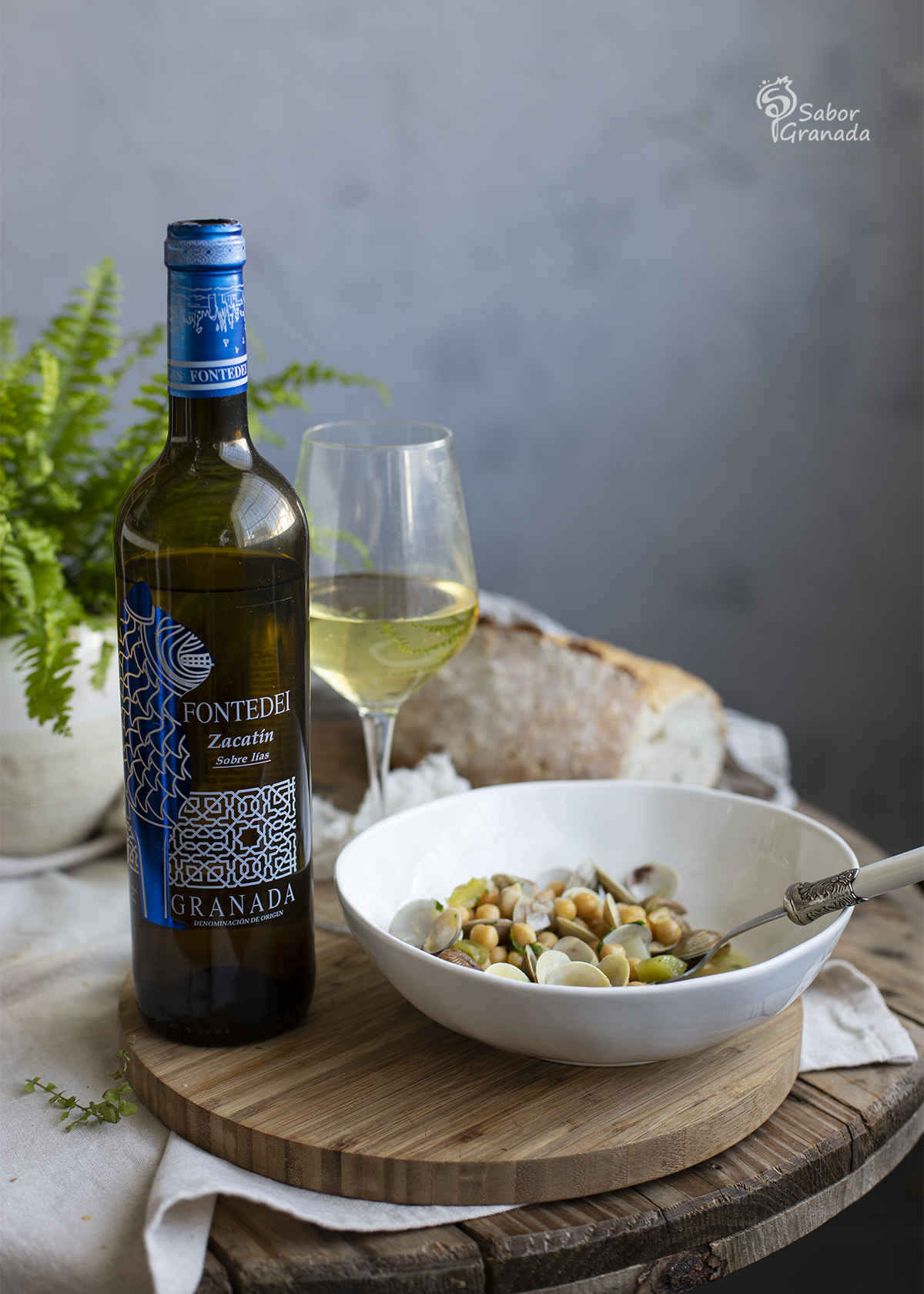Vino Zacatín de Bodegas Fontedei para maridar los garbanzos con almejas - Sabor Granada Vino Zacatín de Bodegas Fontedei para maridar los garbanzos con almejas - Sabor Granada